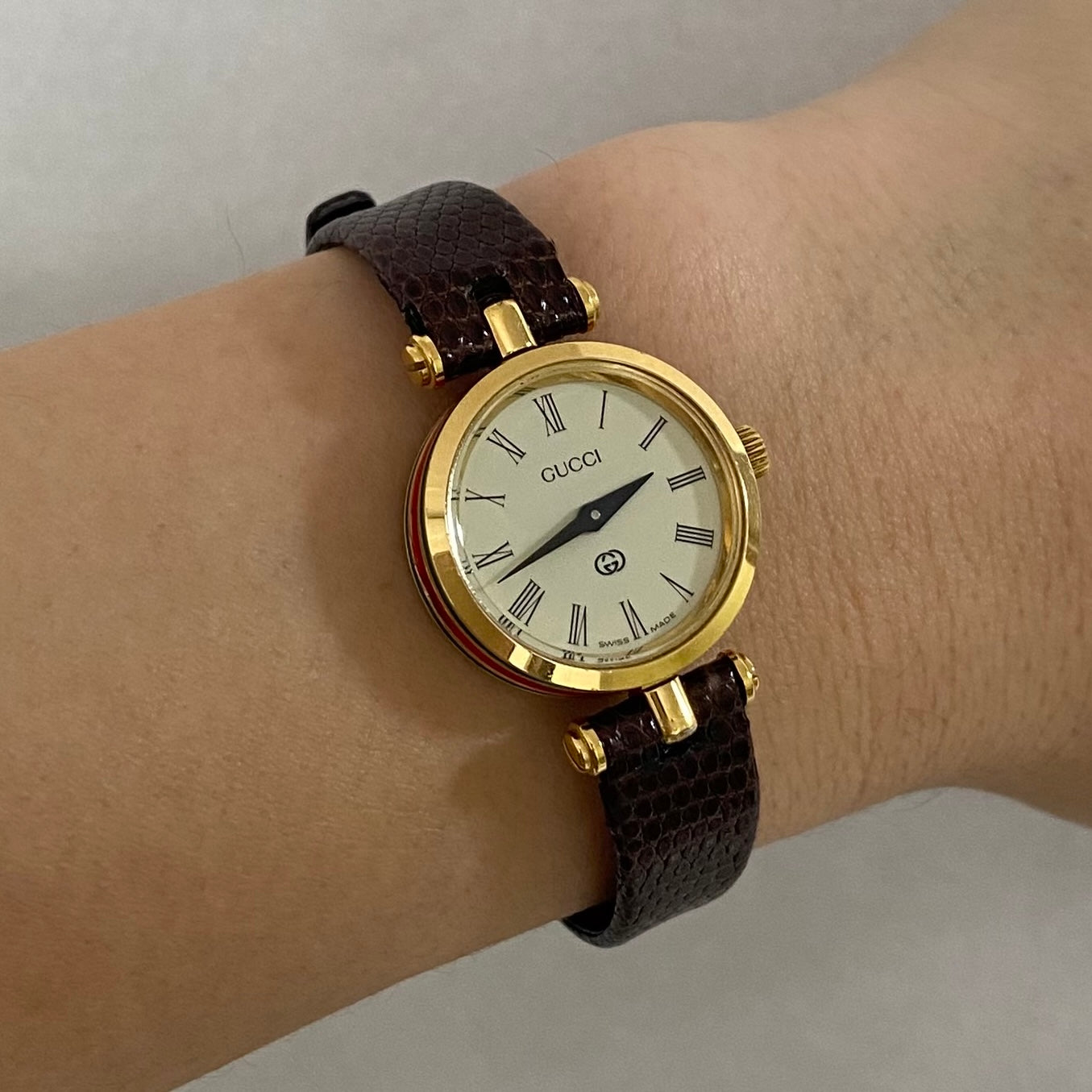 Gucci 1990s Sherry Round Gold Plated Watch
