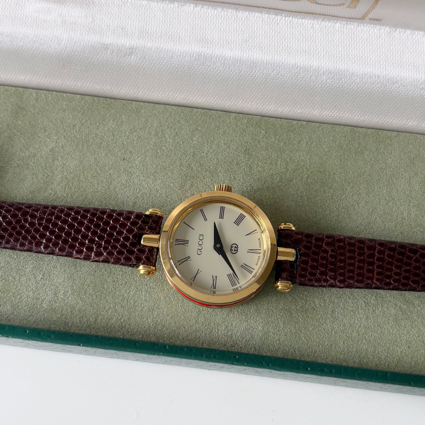 Gucci 1990s Sherry Round Gold Plated Watch