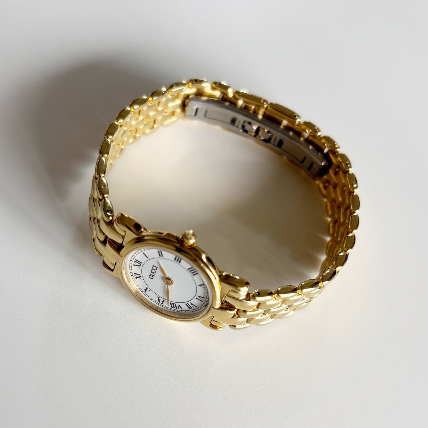 Gucci 1990s Round Dial Gold Plated Watch