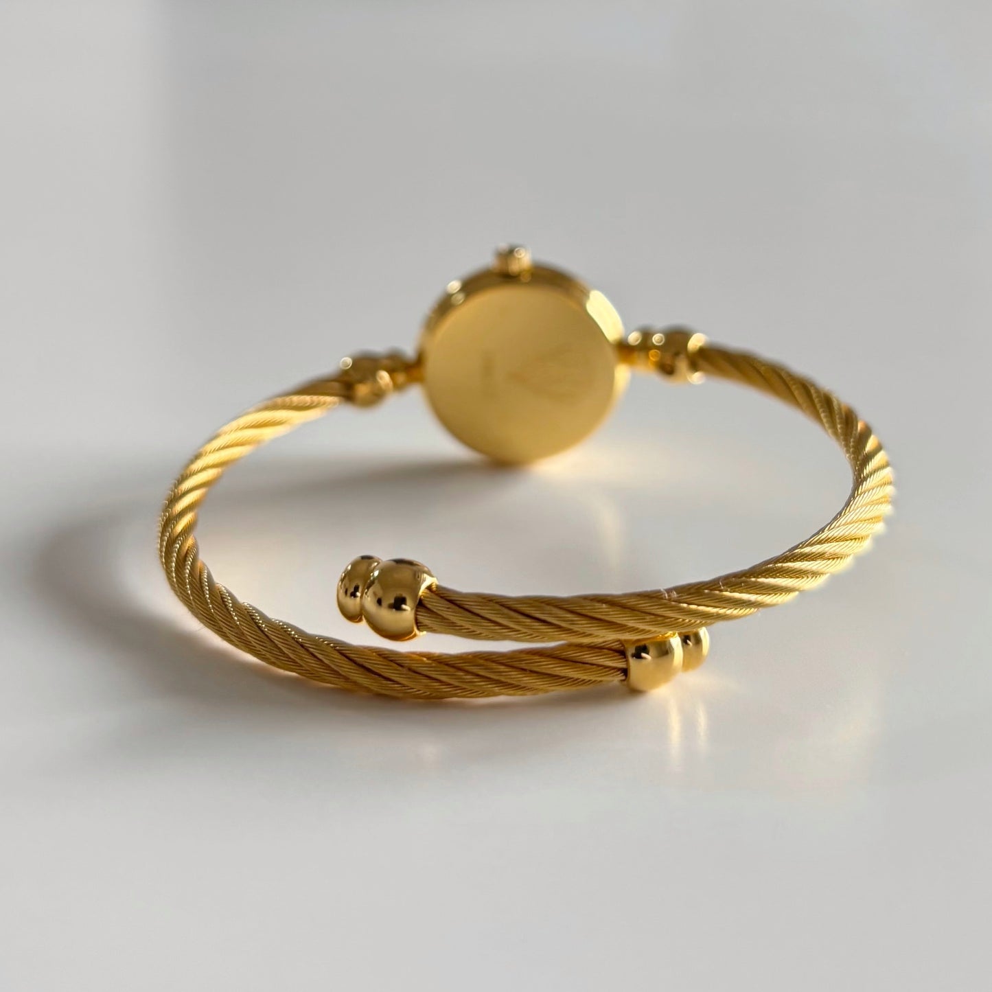 Gucci 1990s Seashell Dial Gold Plated Cable Band Bangle Watch