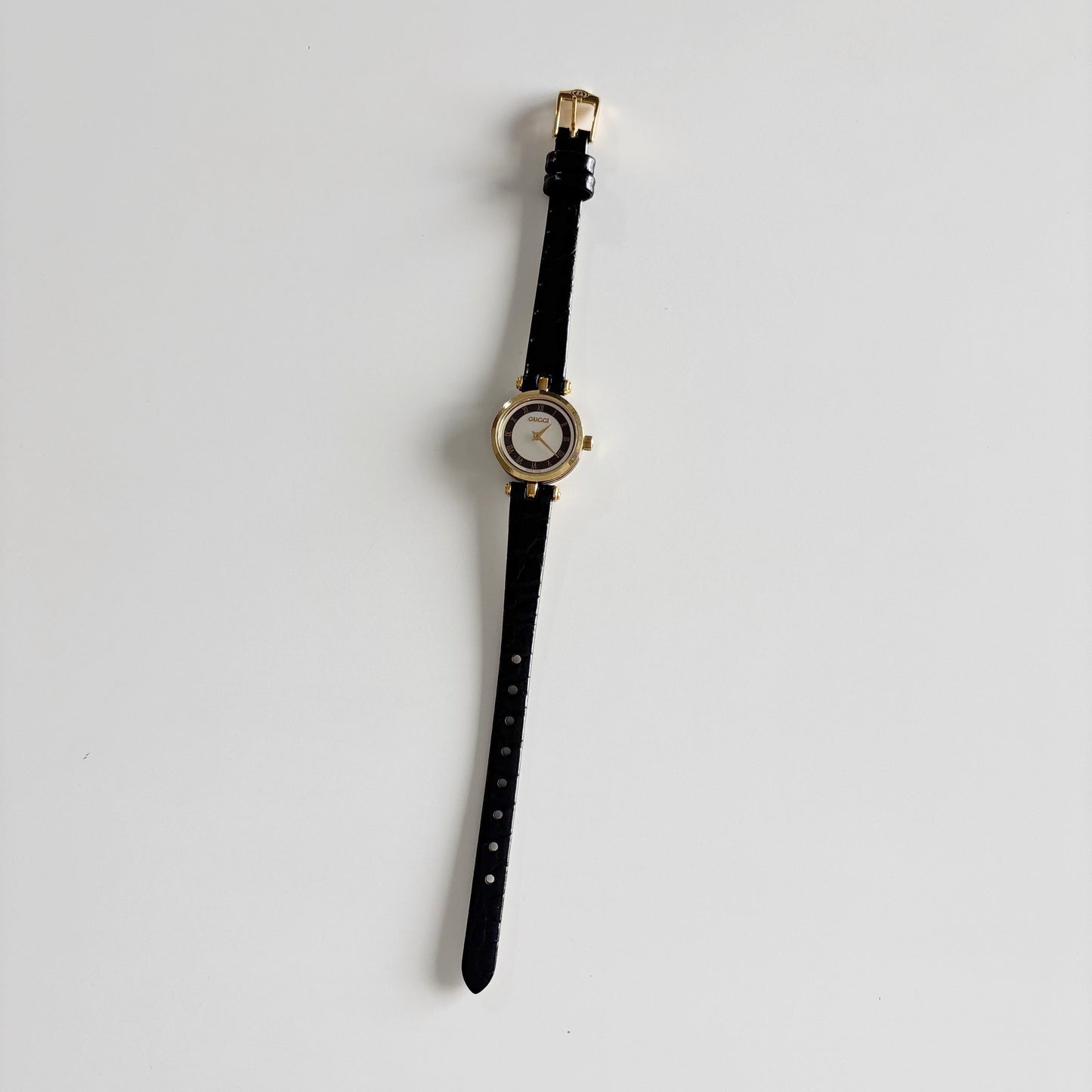 Gucci 1990s Sherry Round Dial Gold Plated Watch