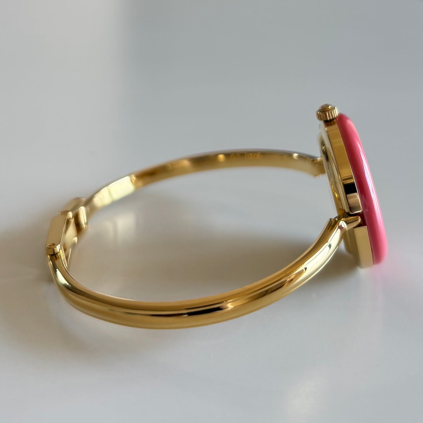Gucci 1990s Interchangeable Bezel Gold Plated Bangle Watch with 12 bezels, case