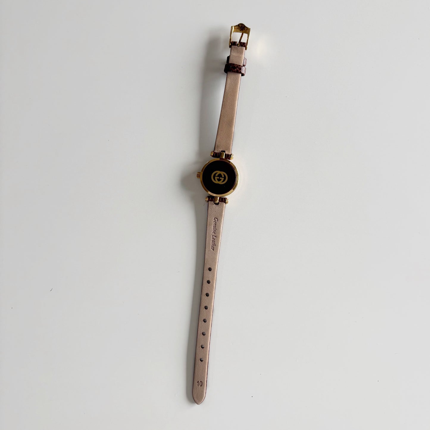 Gucci 1990s Sherry Round Dial Gold Plated Watch