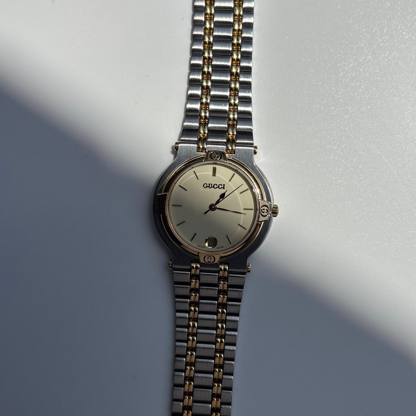 Gucci 1990s Date Round Cream Dial Two Tone Watch (Large)