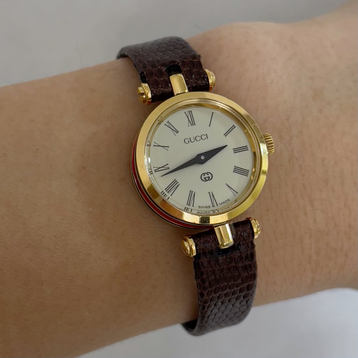 Gucci 1990s Sherry Round Gold Plated Watch