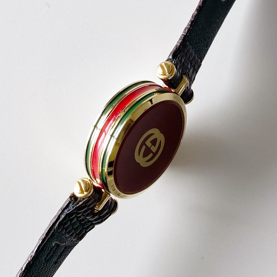 Gucci 1990s Sherry Round Gold Plated Watch