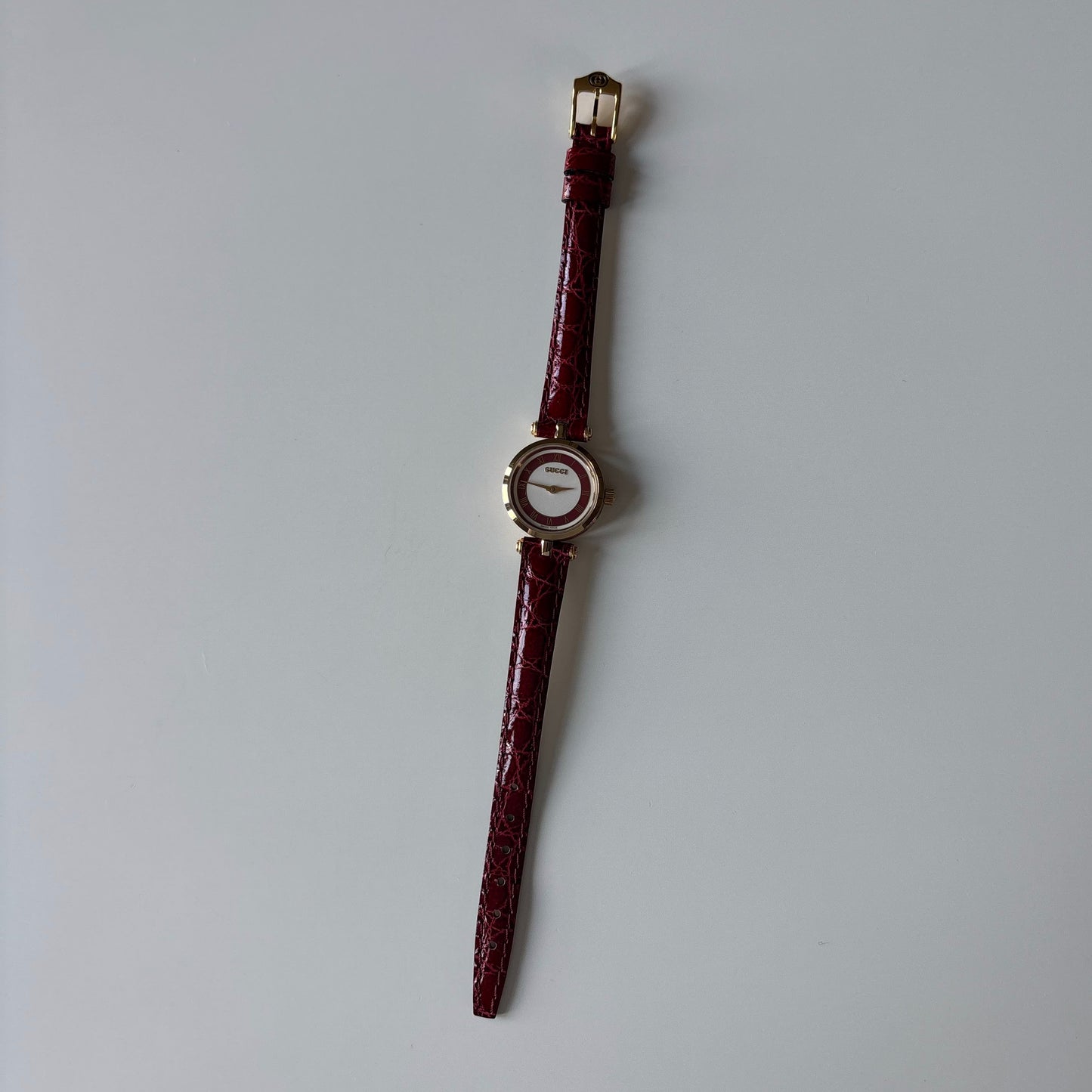 Gucci 1990s Sherry Round Dial Gold Plated Watch