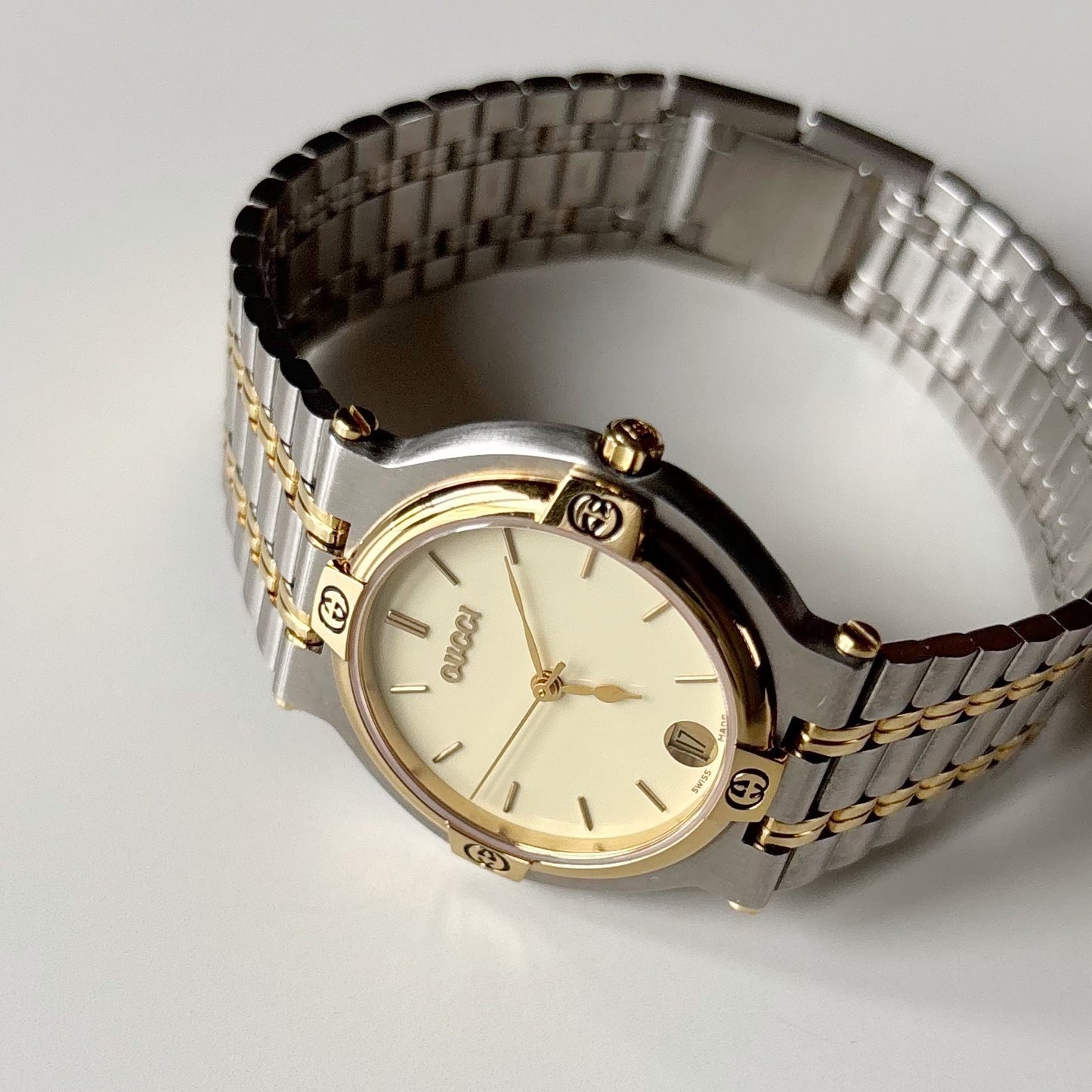 Gucci 1990s Round Dial Two Tone Gold Plated Watch (Large)