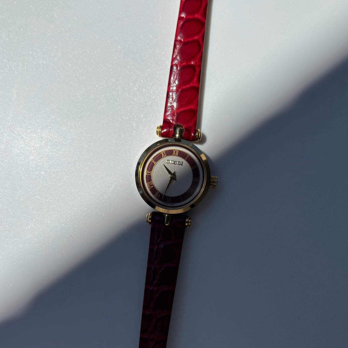 Gucci 1990s Round Dial Red Gold Plated Watch