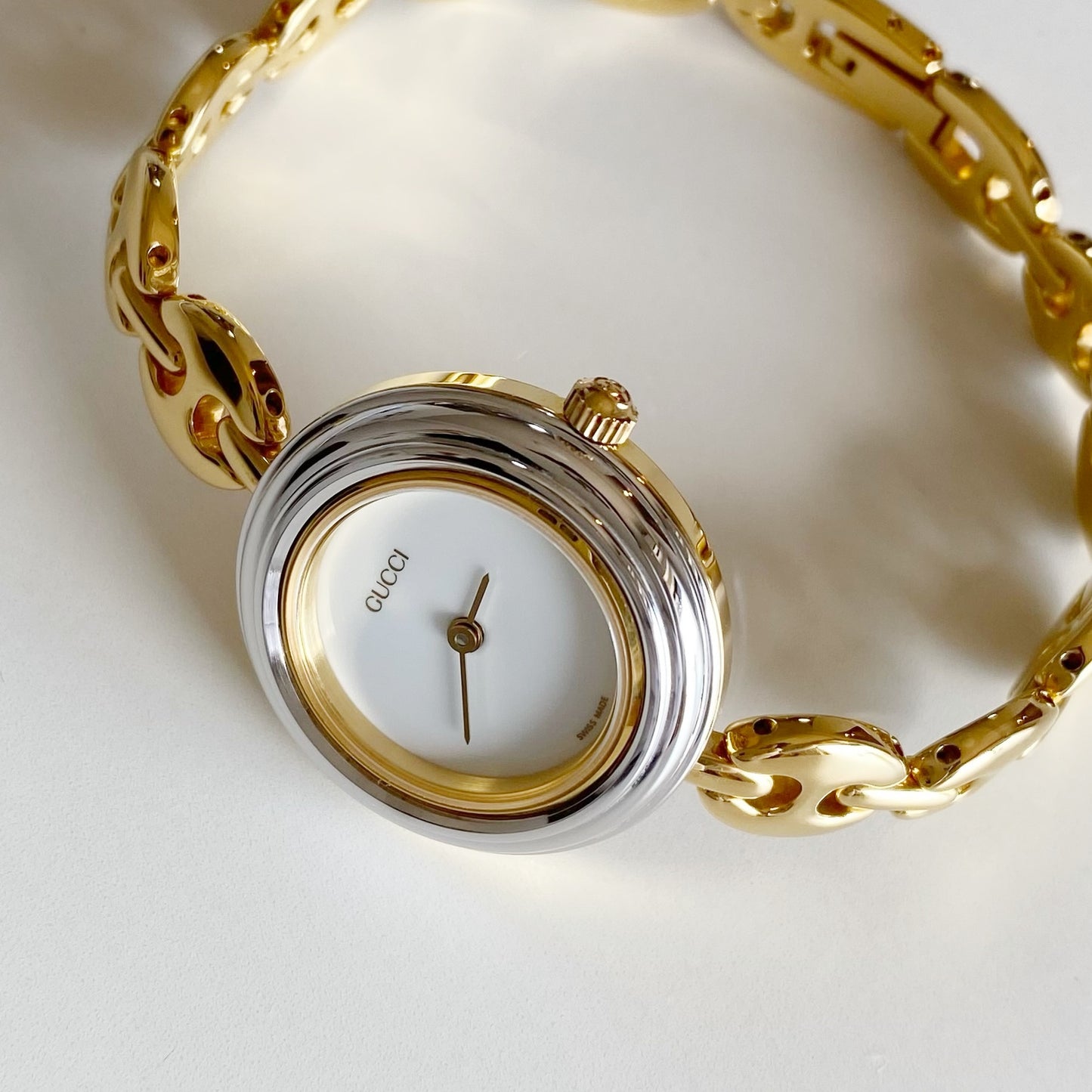 Gucci 1990s Interchangeable Bezel Gold Plated Watch with 6 bezels, case (165m)
