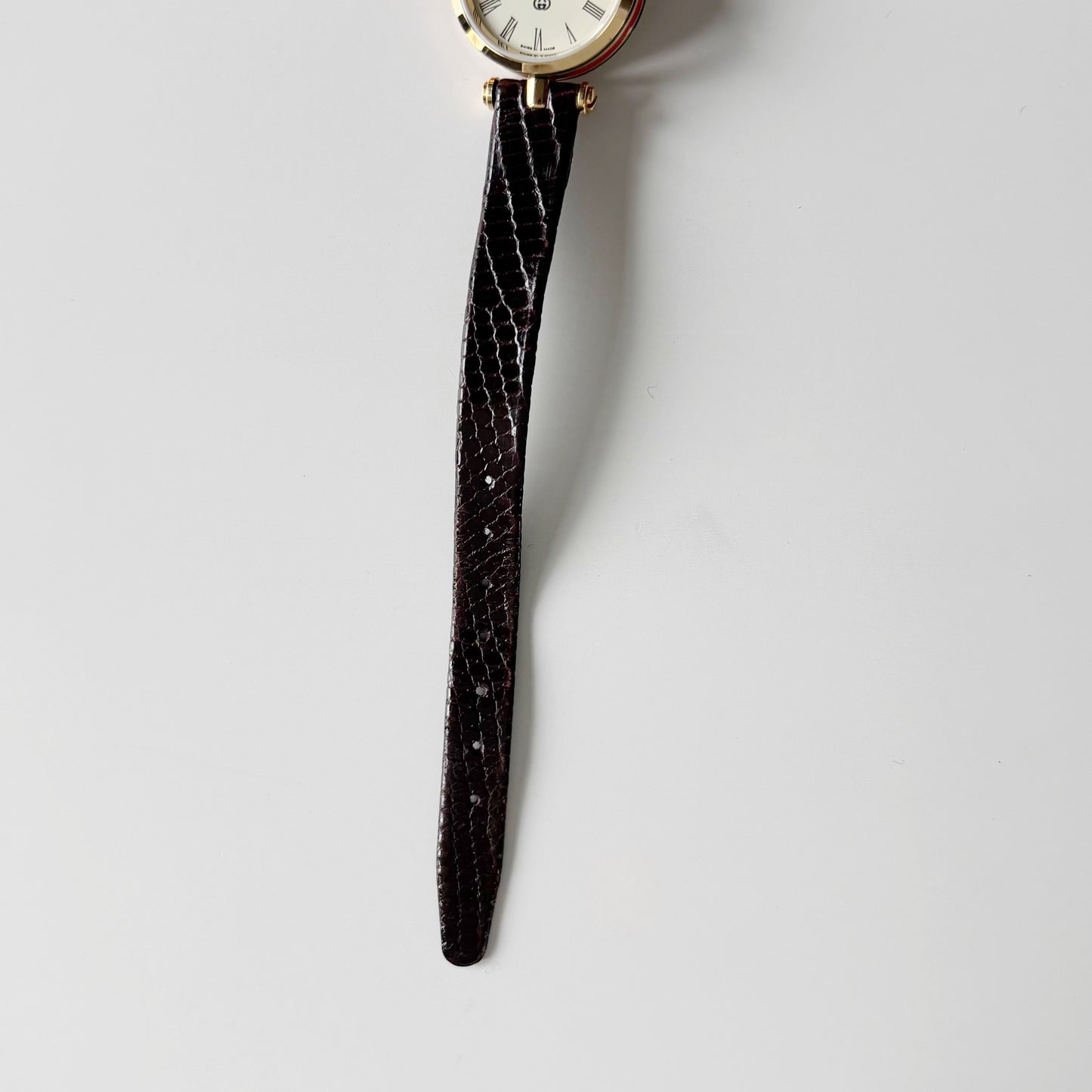 Gucci 1990s Sherry Round Dial Gold Plated Watch