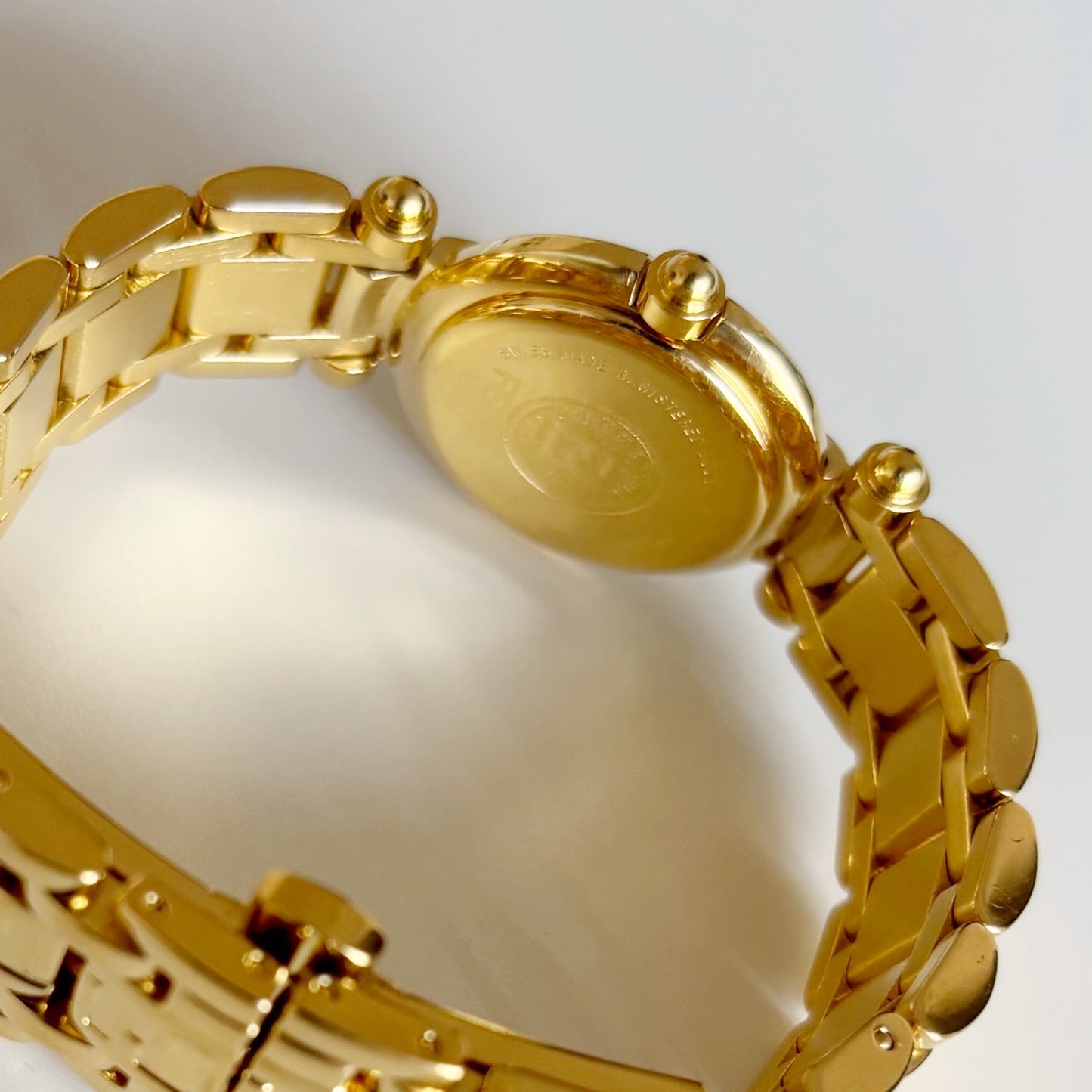 Fendi 1990s Seashell Round Dial Gold Plated Watch