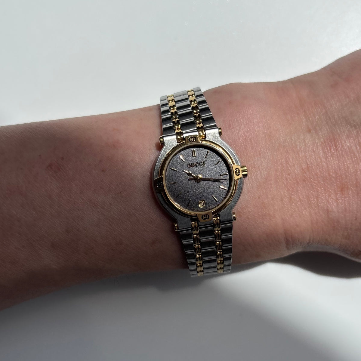 Gucci 1990s Date Black Round Dial Two-Tone Gold-Plated Watch
