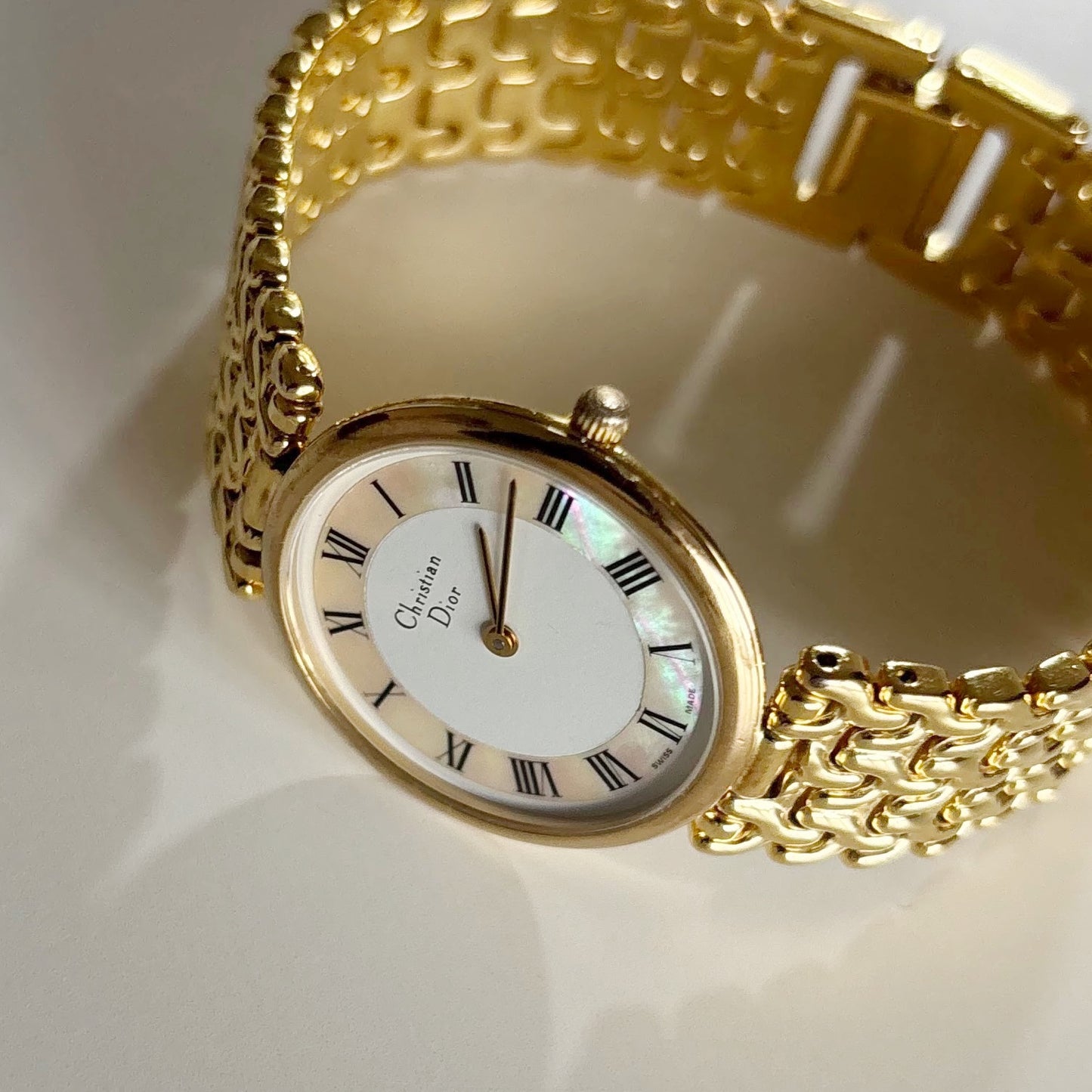Dior 1990s Seashell Dial Round Dial Gold Plated Watch (Large)