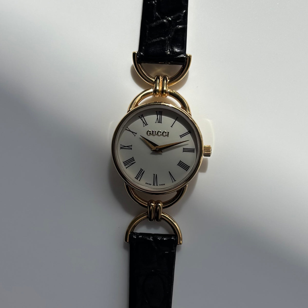 Gucci Round Dial Horsebit Gold-Plated Watch