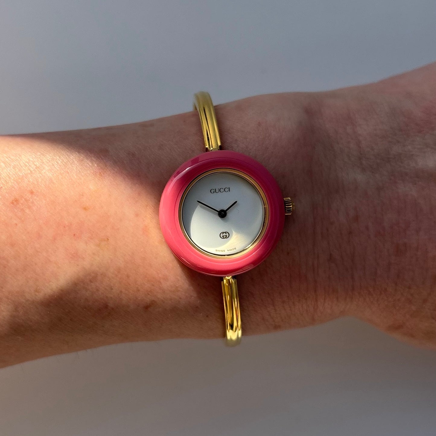 Gucci 1990s Interchangeable Bezel Gold Plated Bangle Watch with 12 bezels, case (Small)