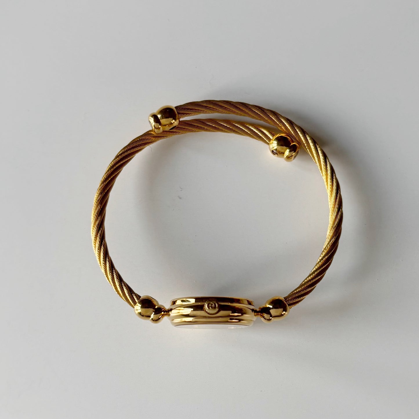 Gucci 1990s Seashell Dial Gold Plated Cable Bangle Watch
