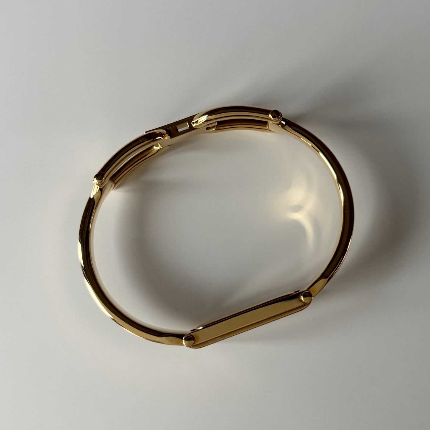 Gucci 1990s Seashell Dial Gold Plated Bangle Watch