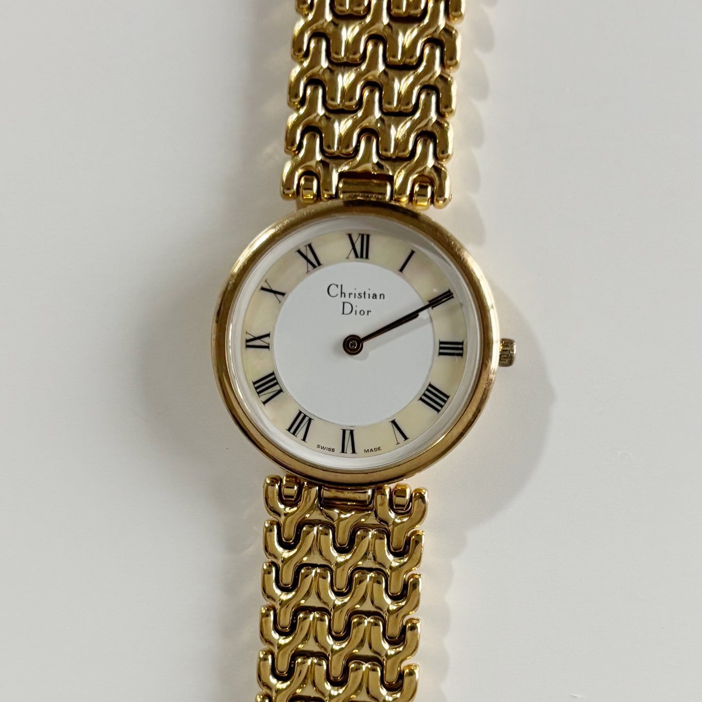 Dior 1990s Seashell Dial Round Dial Gold Plated Watch (Large)