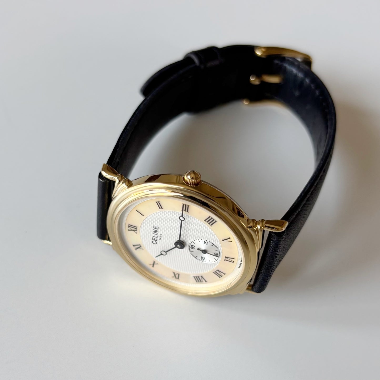 Celine 1990s Seashell Round Dial Gold Plated Watch (Large)