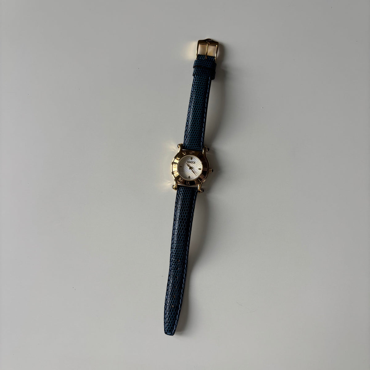 Gucci 1990s White Round Dial Gold-Plated Watch