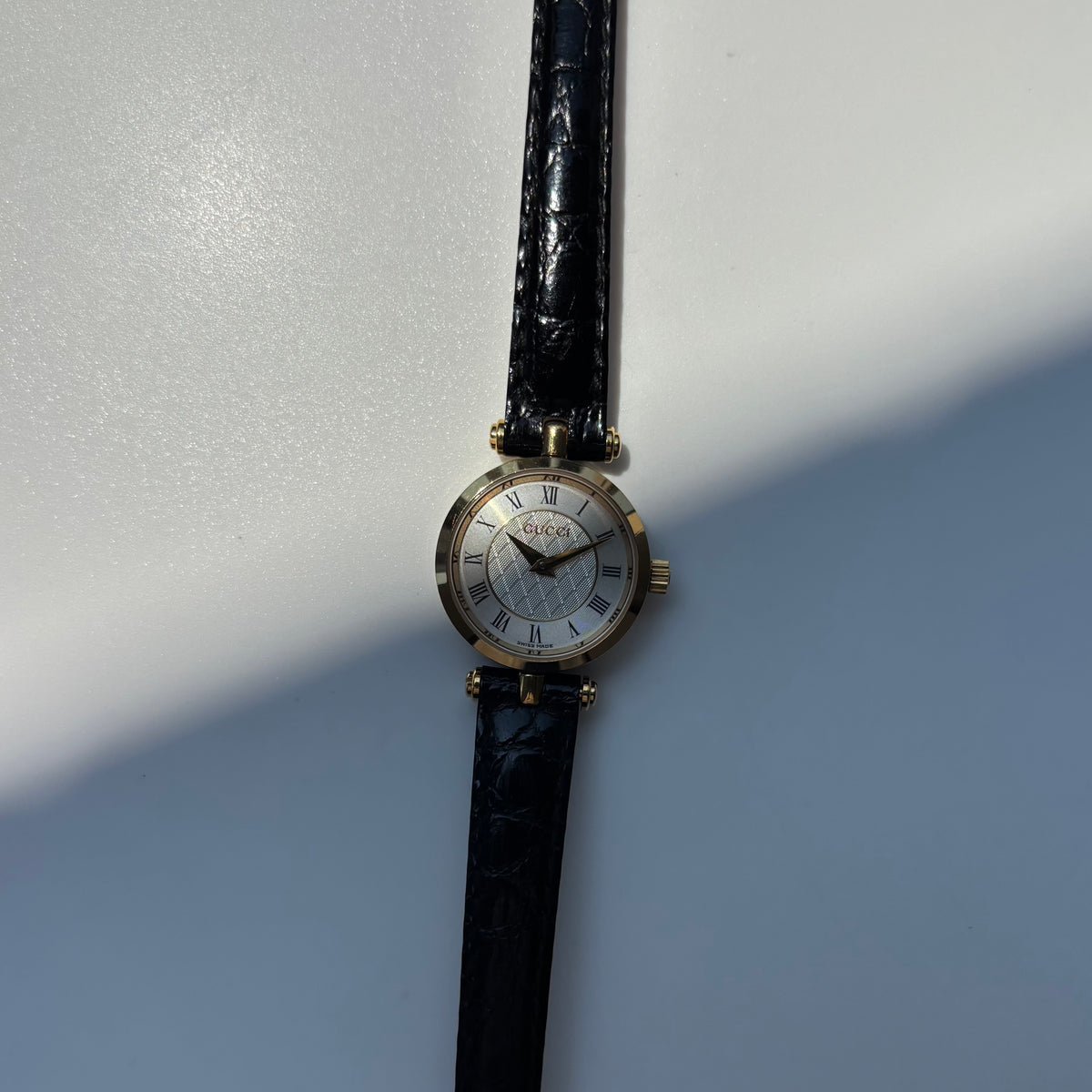 Gucci 1990s Round Dial Gold Plated Watch