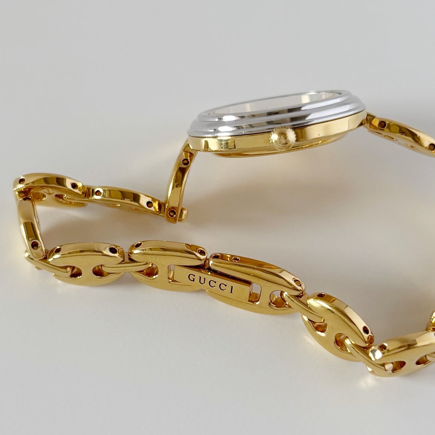 Gucci 1990s Interchangeable Bezel Gold Plated Watch with 6 bezels, case (165mm)