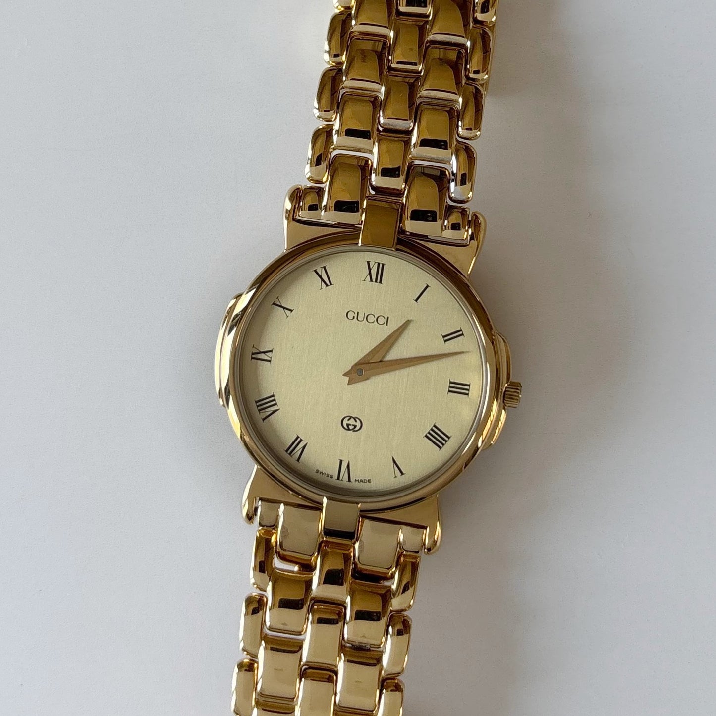 Gucci 1980s Round Dial Gold Plated Watch (Large)