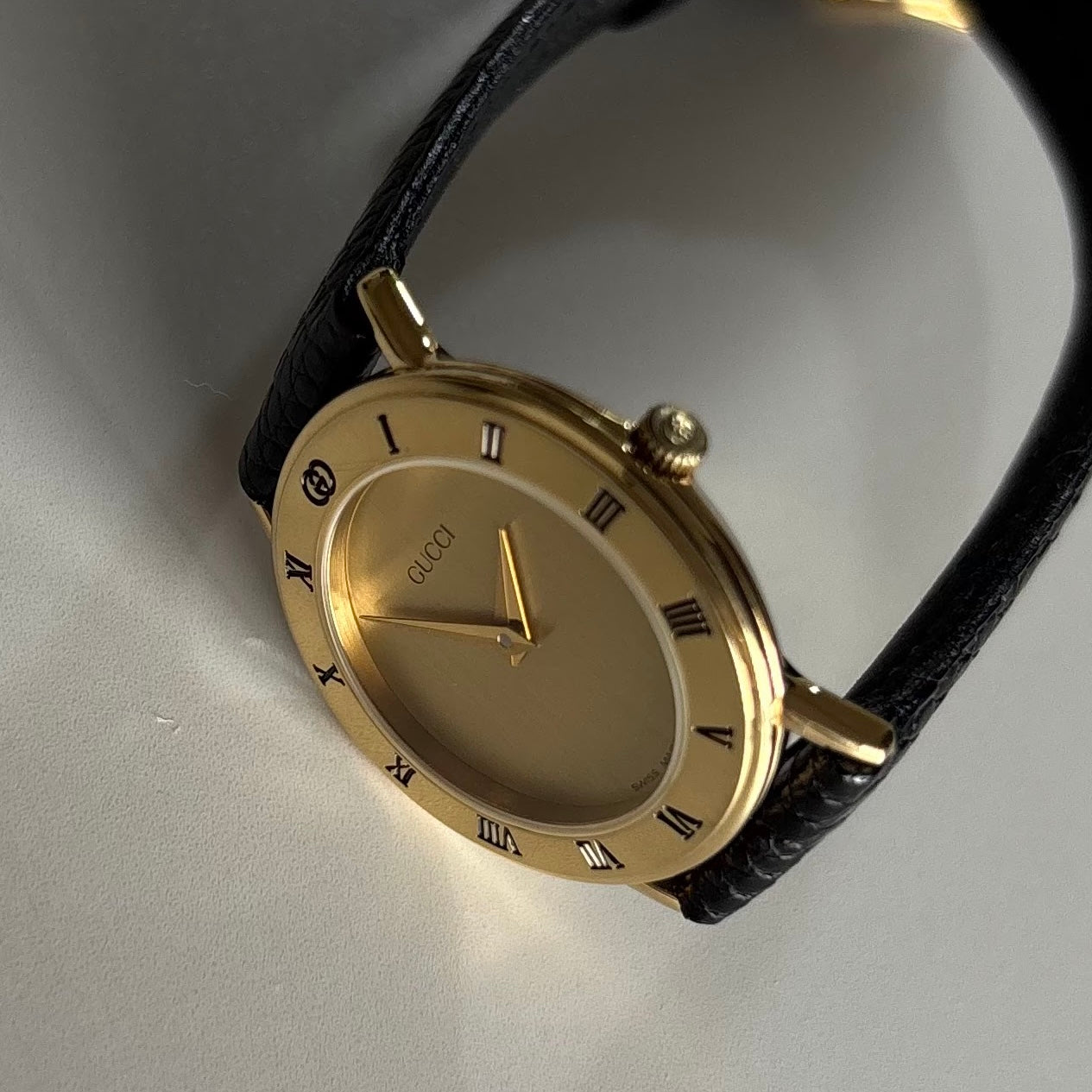 Gucci 1990s Round Dial Gold Plated Watch