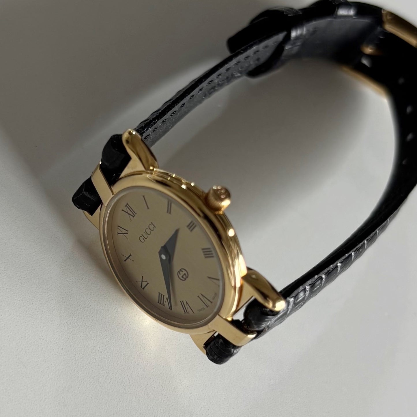 Gucci 1990s Round Dial Gold Plated Watch