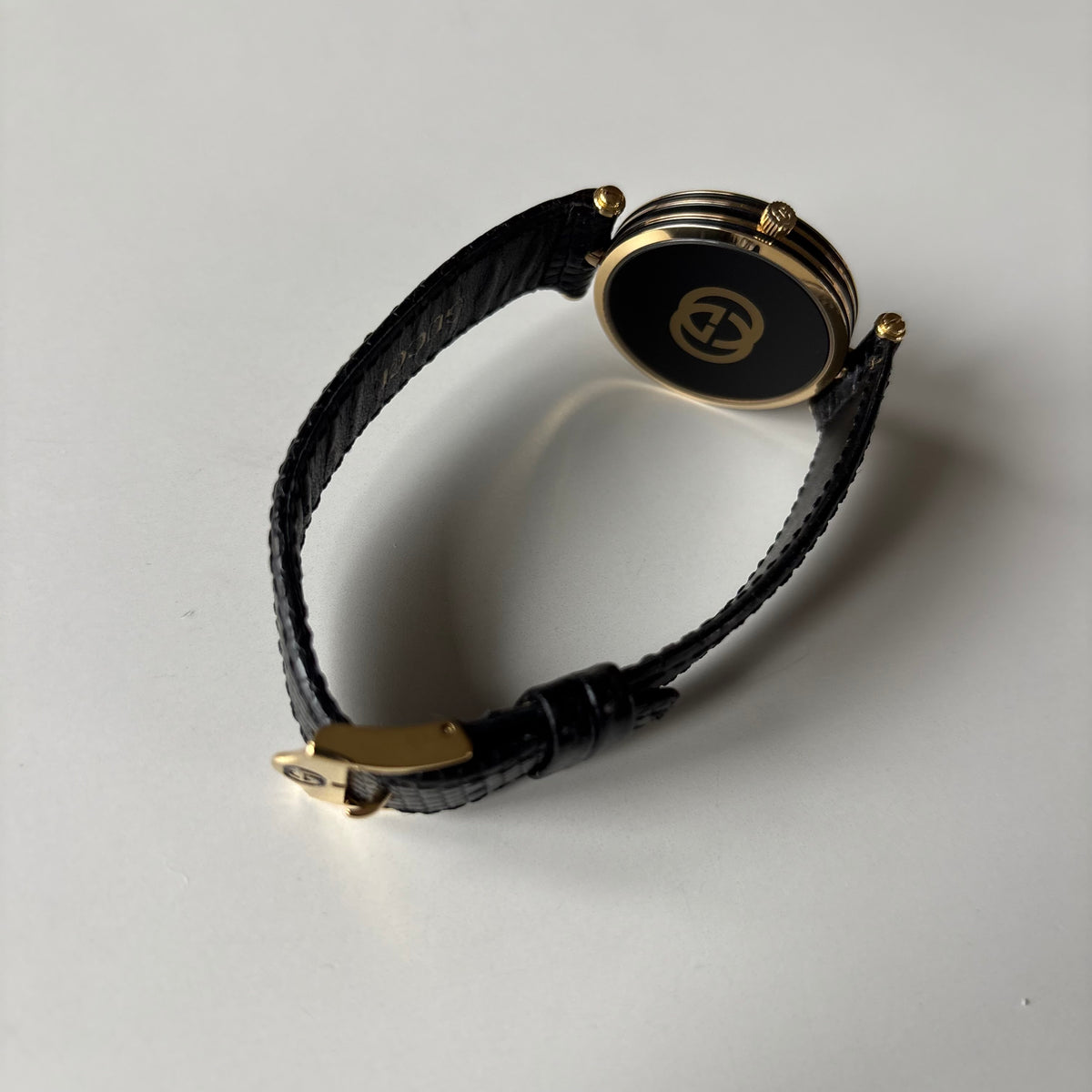 Gucci 1990s Black Round Dial Gold-Plated Sherry Watch (Large)