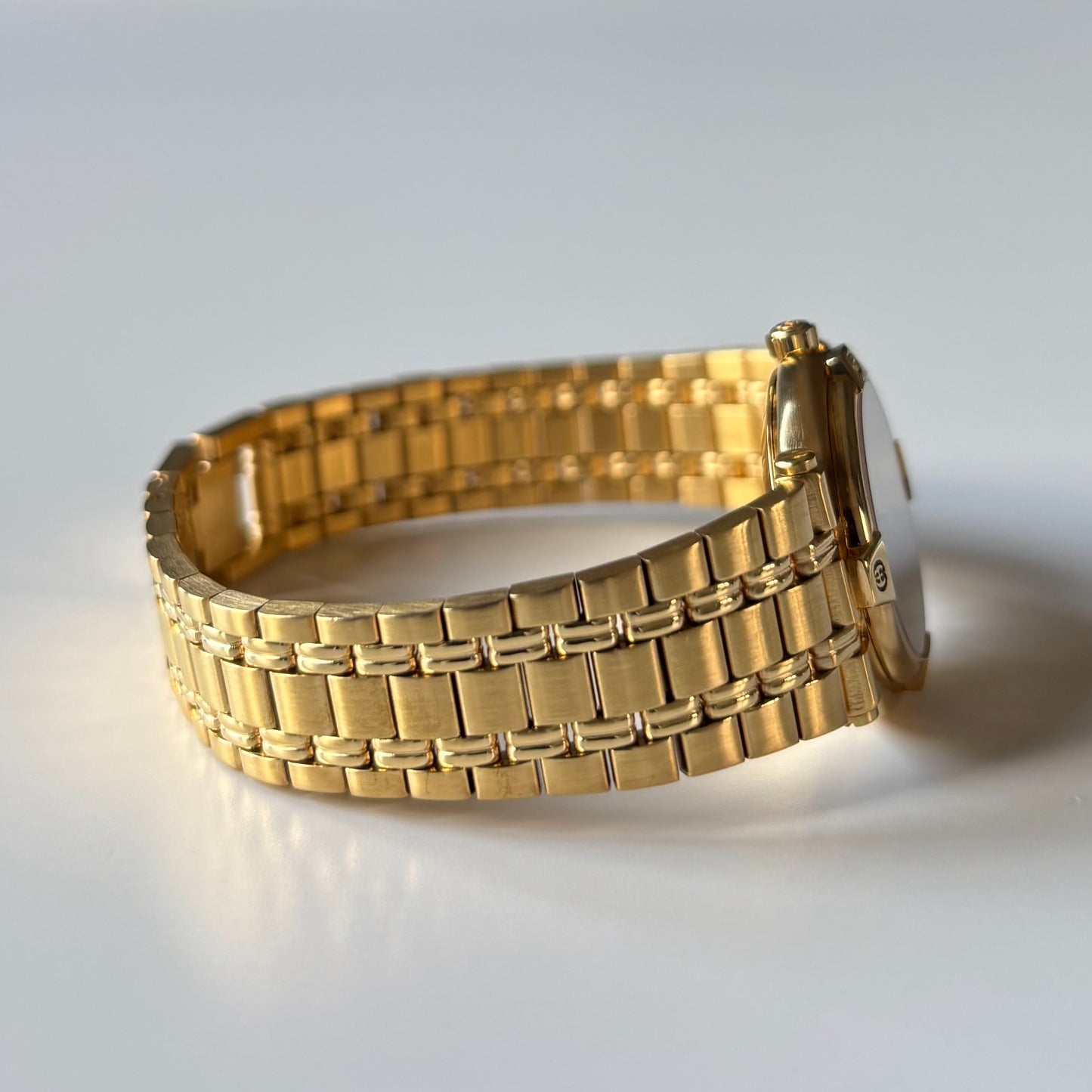 Gucci 1990s Date Round Dial Gold Plated Watch
