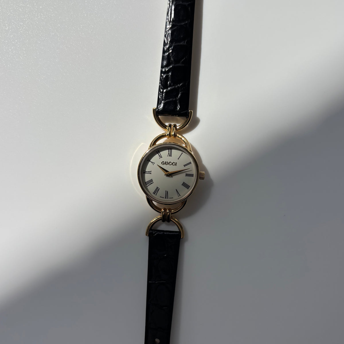 Gucci Round Dial Horsebit Gold-Plated Watch