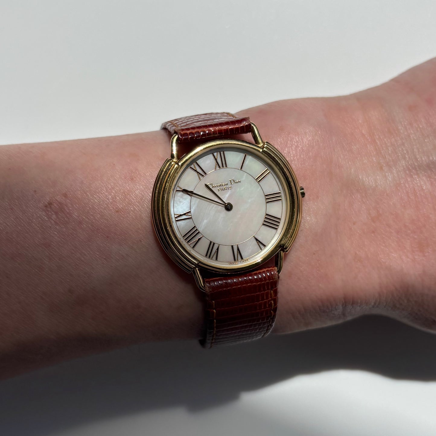 Dior 1990s Seashell Round Dial Gold Plated Watch (Large) (5/31)