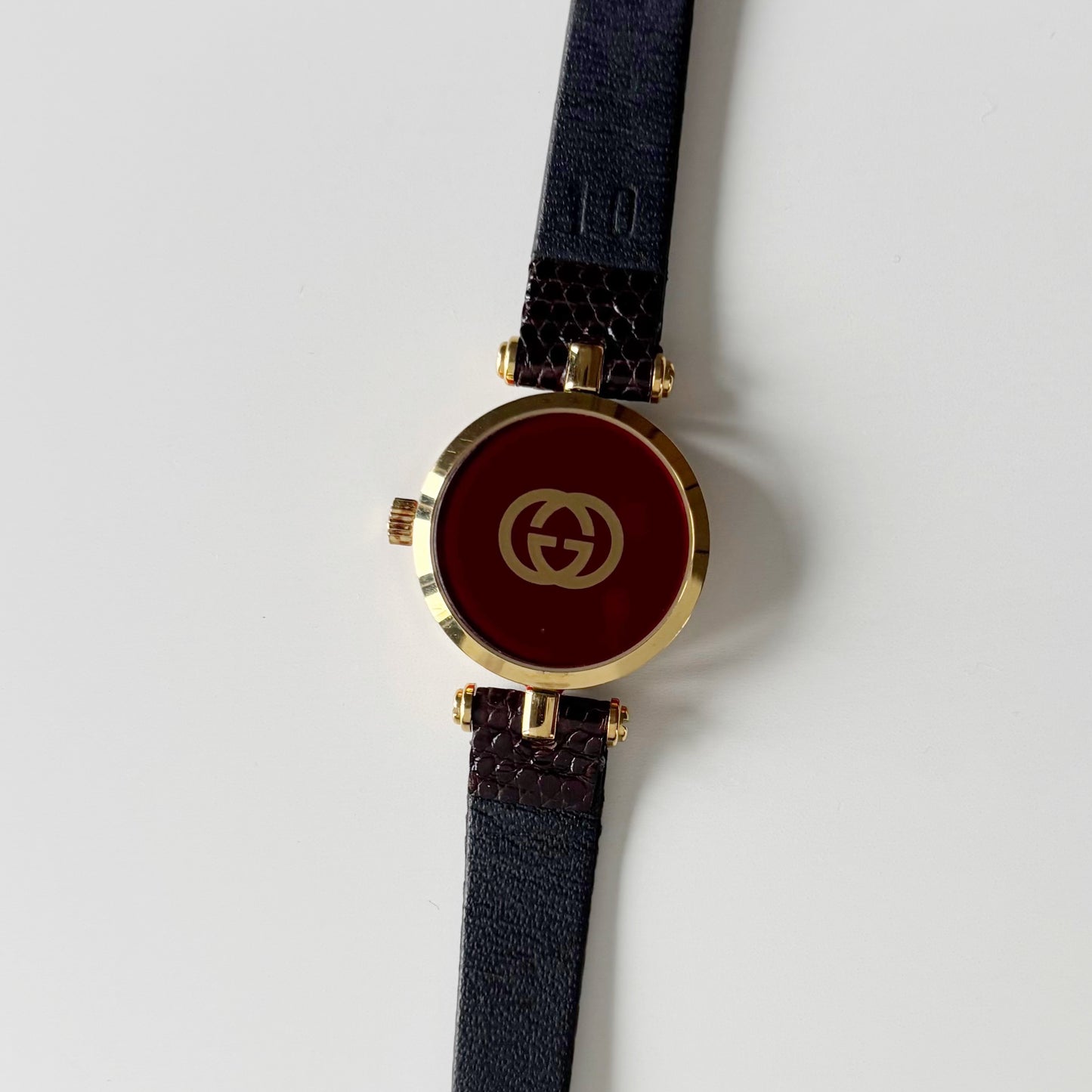 Gucci 1990s Sherry Round Dial Gold Plated Watch