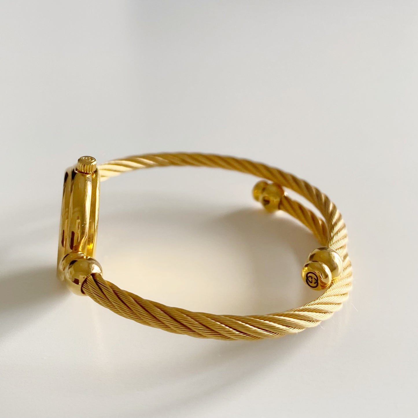 Gucci 1990s Seashell Dial Gold Plated Cable Bangle Watch