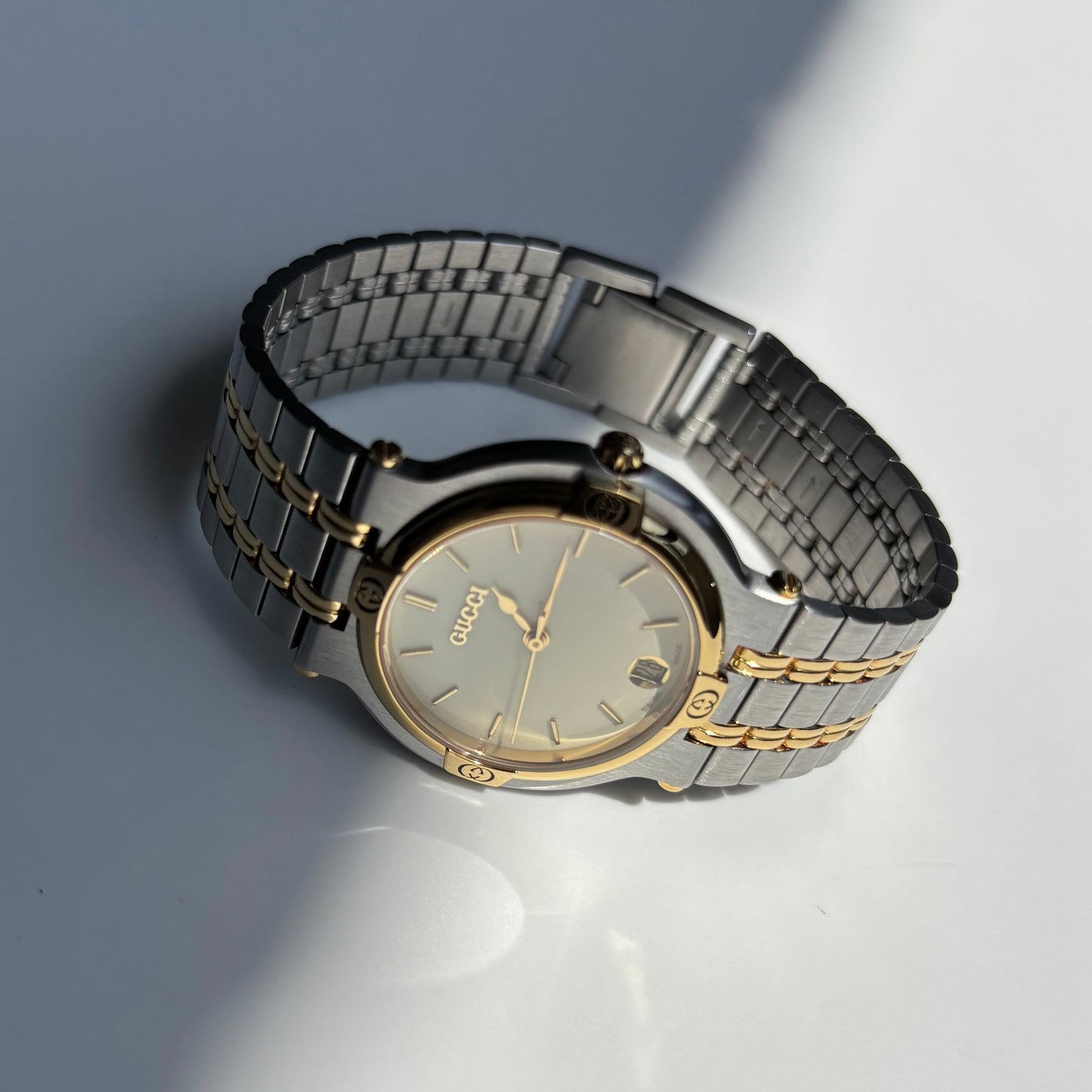 Gucci 1990s Date Round Cream Dial Two Tone Watch (Large)