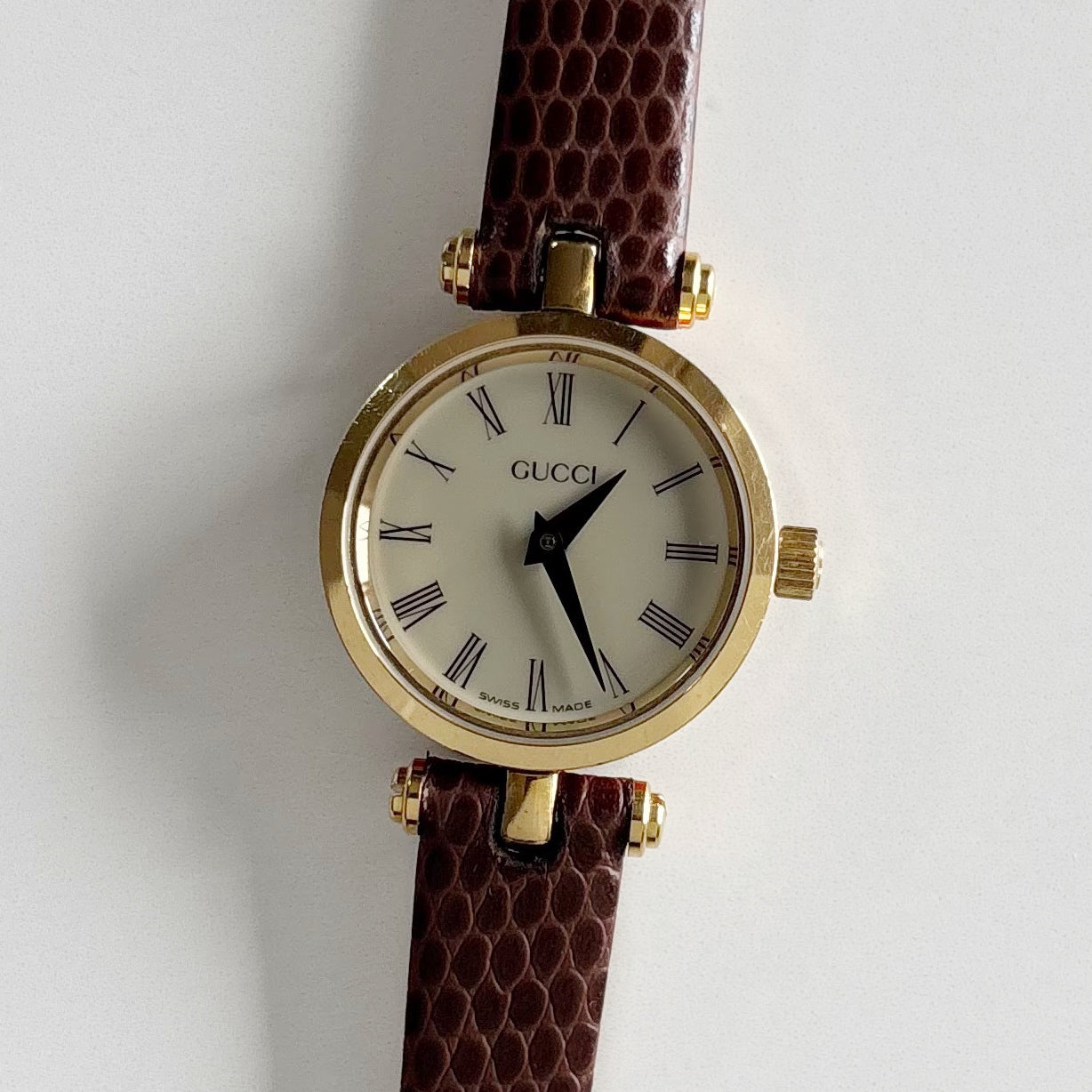 Gucci 1990s Sherry Round Dial Gold Plated Watch