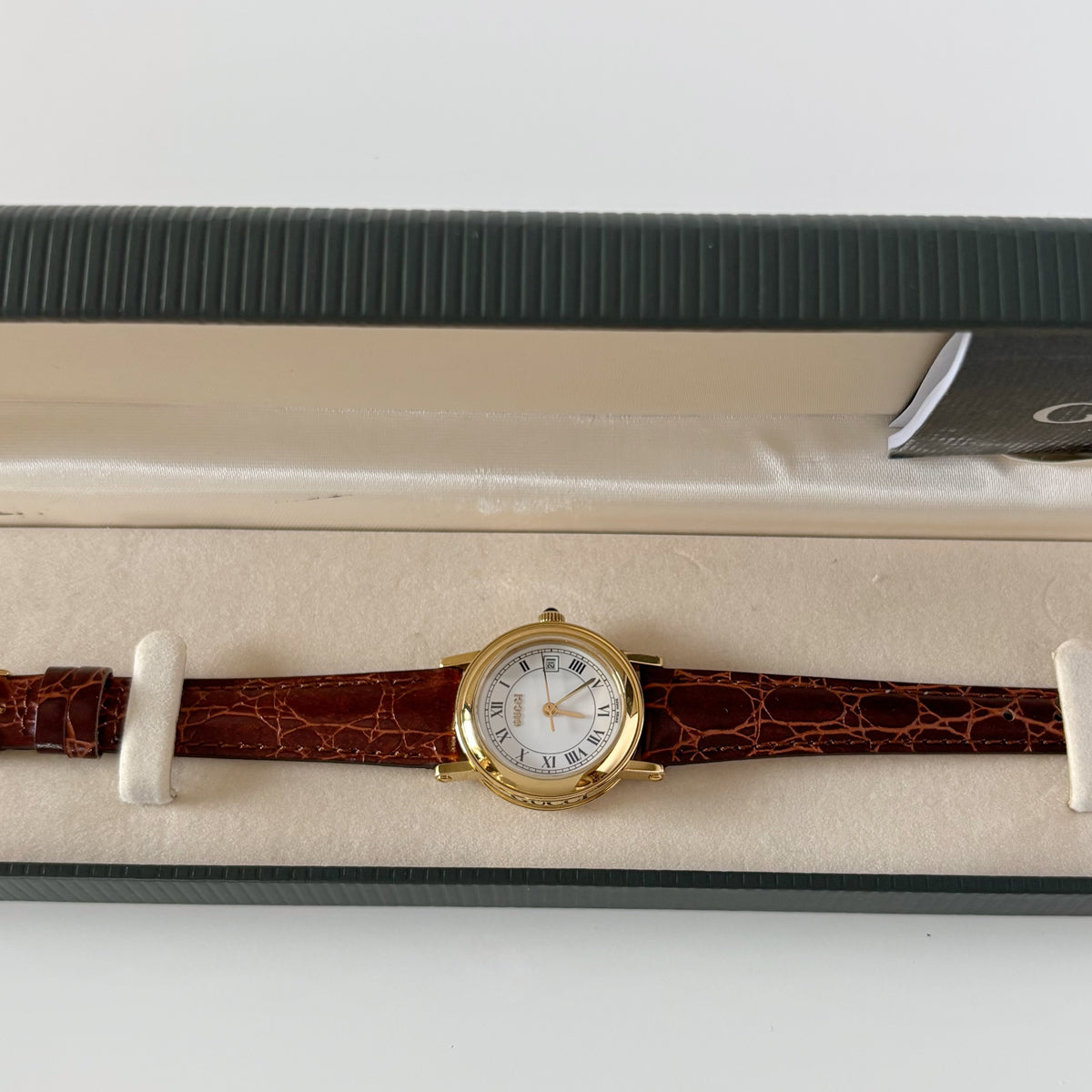 Gucci 1990s Date Round Dial Gold-Plated Watch