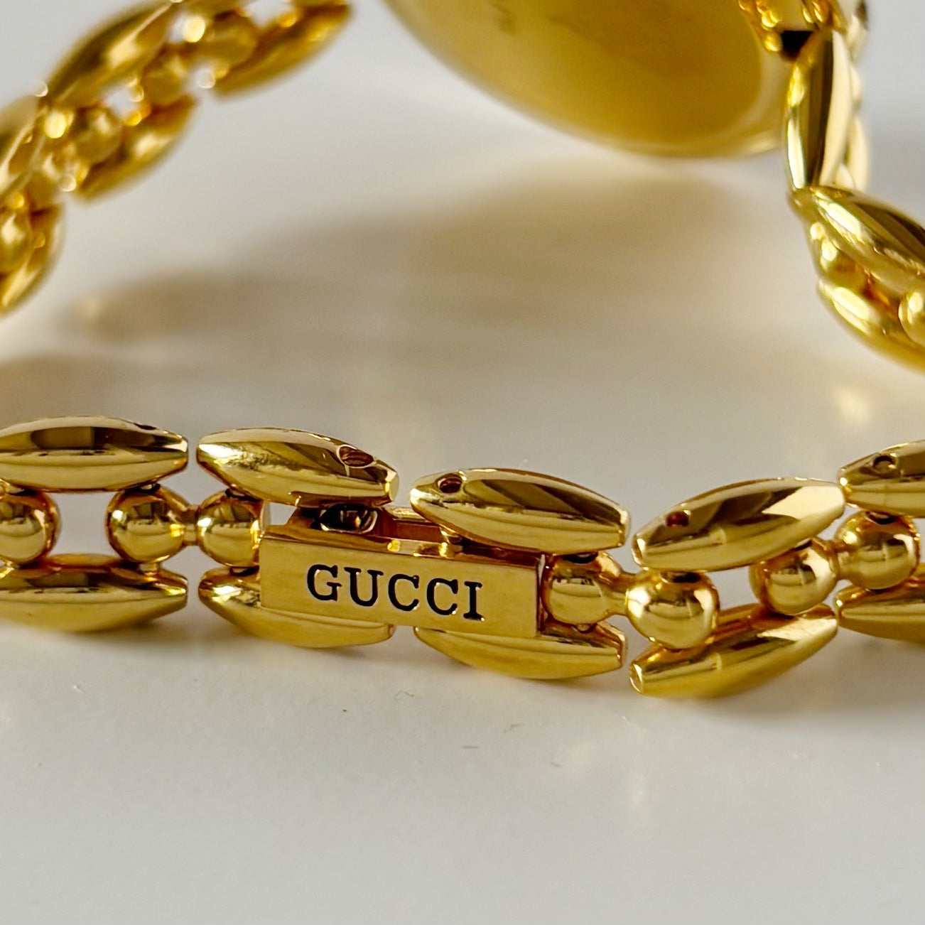 Gucci 1990s Interchangeable Bezel Gold Plated Watch with 6 bezels, case (160mm)