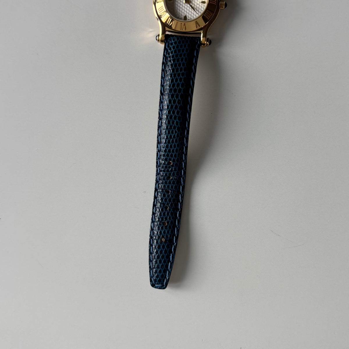 Gucci 1990s White Round Dial Gold-Plated Watch