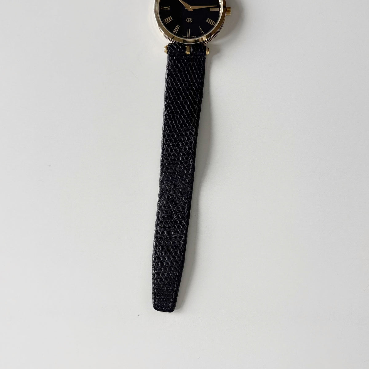 Gucci 1980s Round Black Dial Gold-Plated Watch (Large)