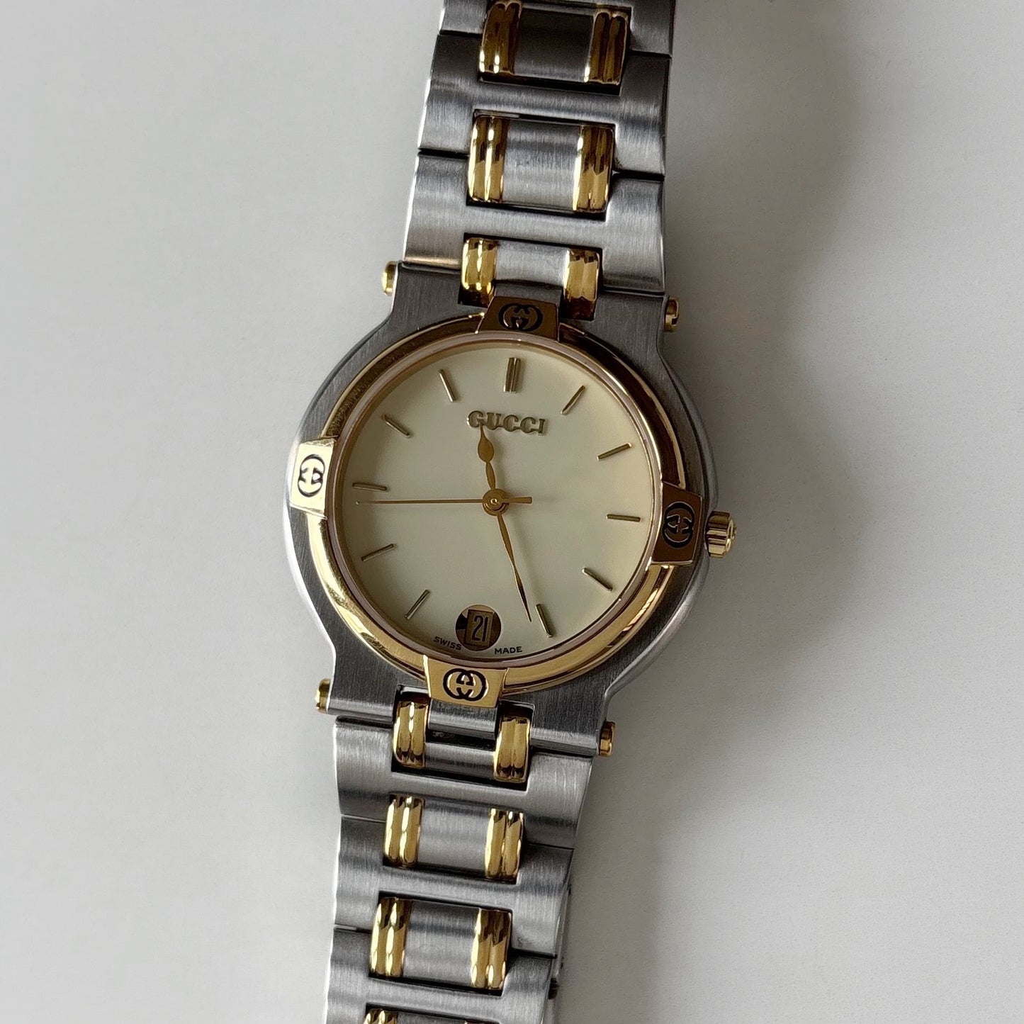 Gucci 1990s Date Round Dial Two Tone Watch (Large)
