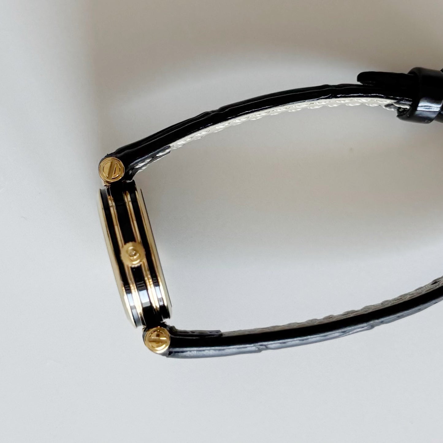 Gucci 1990s Round Dial Gold Plated Watch