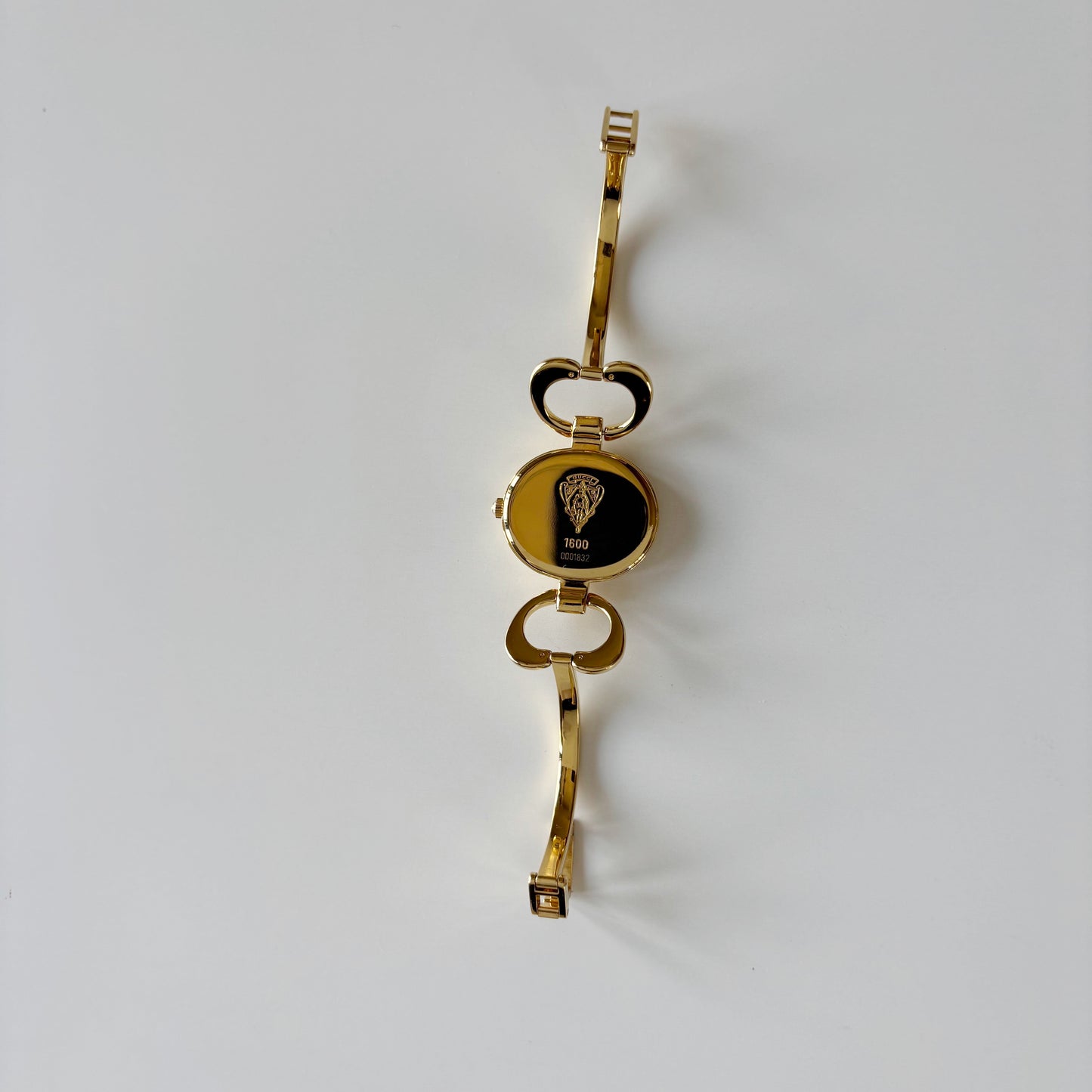 Gucci 1990s Seashell Oval Dial Gold Plated Bangle Watch (Small)