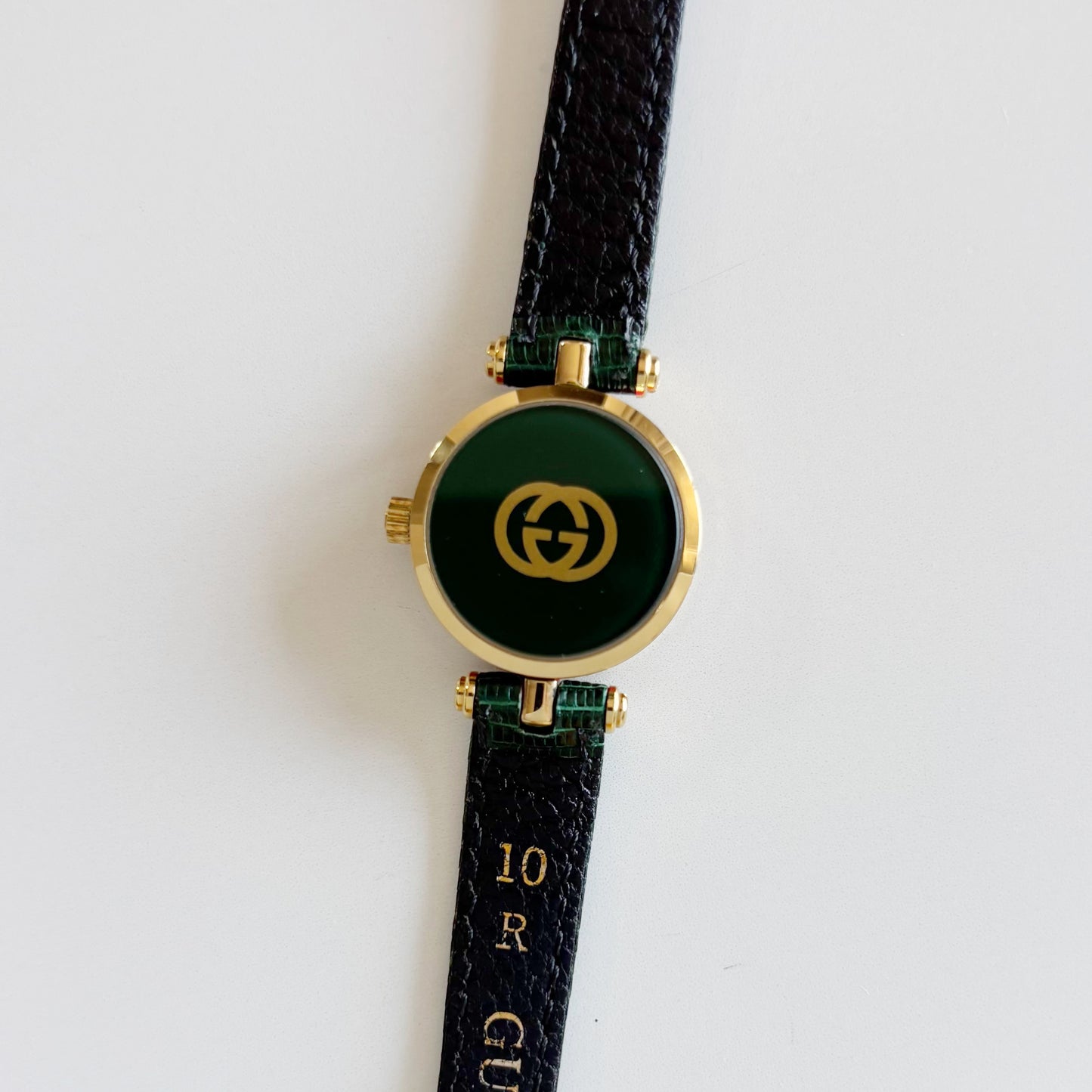 Gucci 1990s Sherry Round Dial Gold Plated Watch