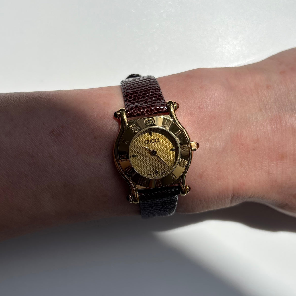 Gucci 1990s Round Dial Gold Plated Watch