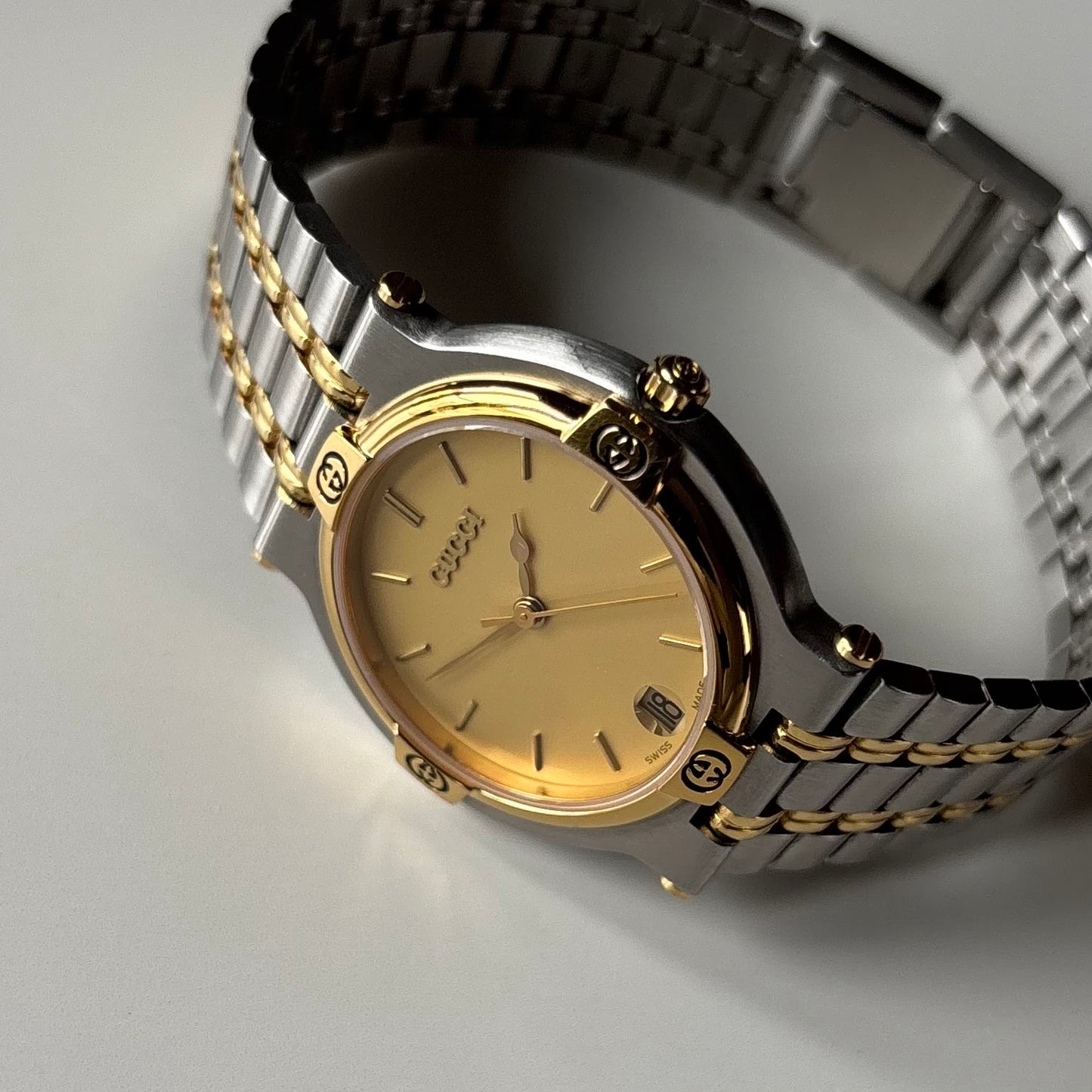 Gucci 1990s Date Round Dial Two Tone Watch (Large)