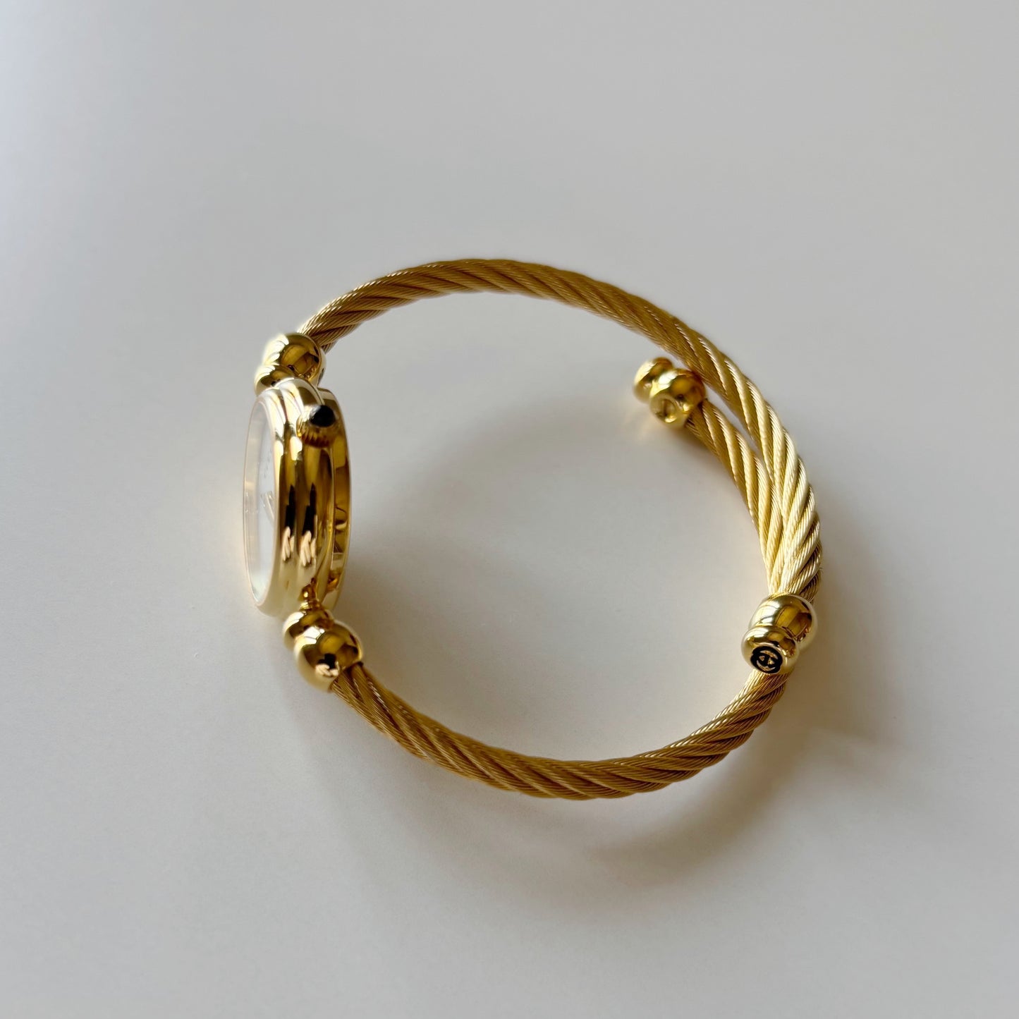 Gucci 1990s Seashell Dial Gold Plated Cable Bangle Watch