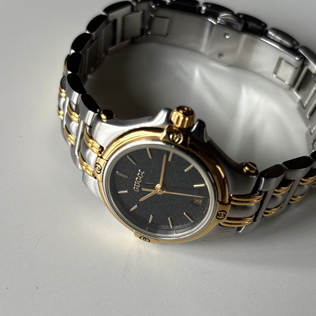 Gucci 1990s Date Black Round Dial Two-Tone Gold-Plated Watch